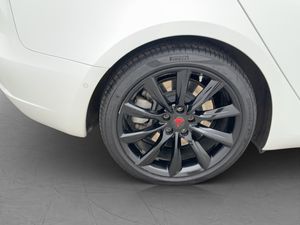 Tesla Model 3 bild 33
