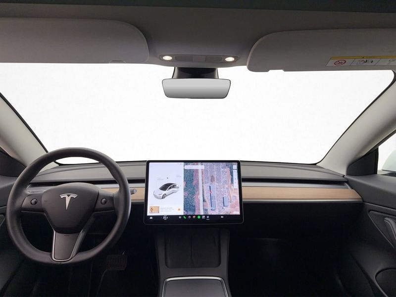 Tesla Model 3 bild 13