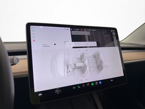 Tesla Model 3 bild 20