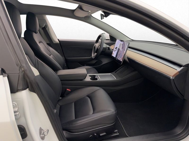 Tesla Model 3 bild 10