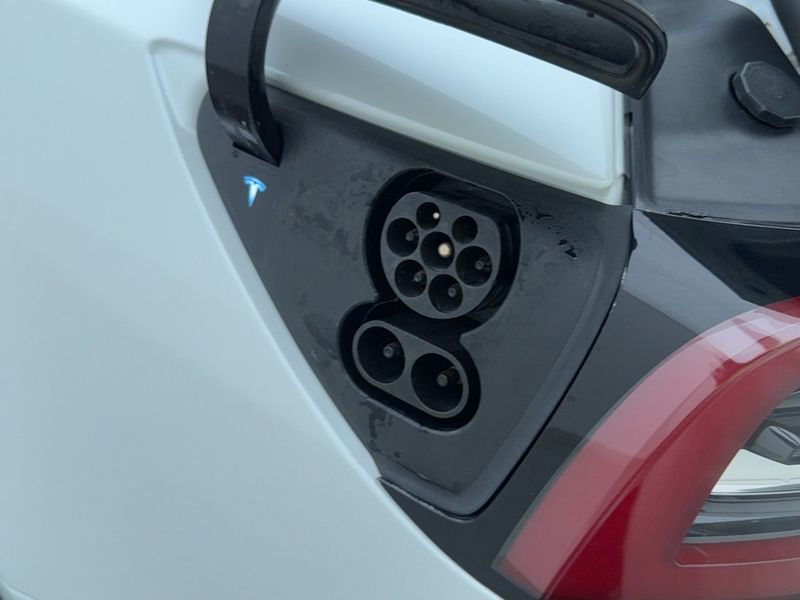 Tesla Model 3 bild 30
