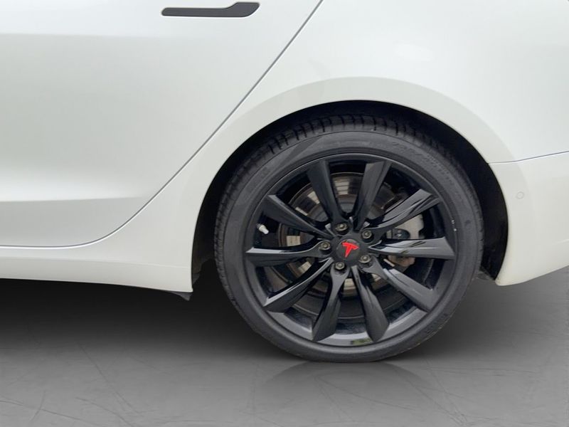 Tesla Model 3 bild 32