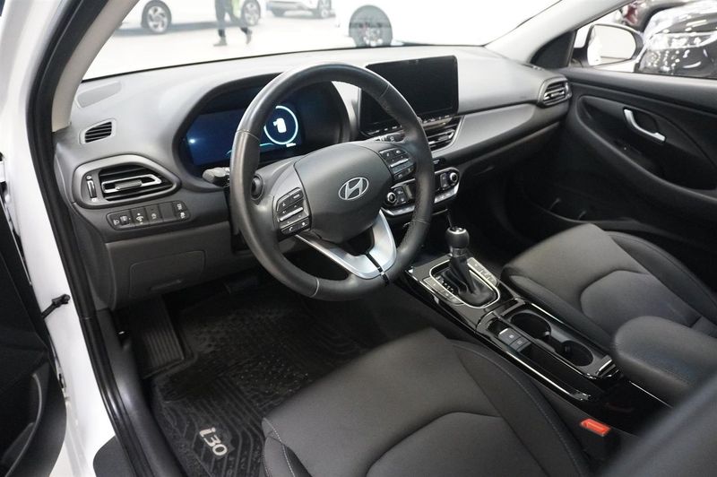 Hyundai i30 bild 2