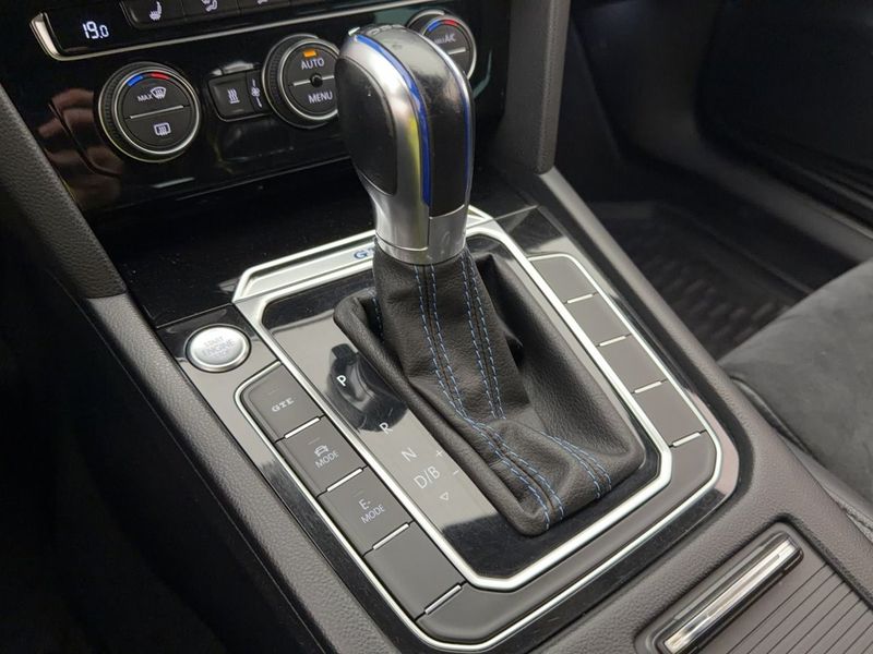 Volkswagen Passat bild 14