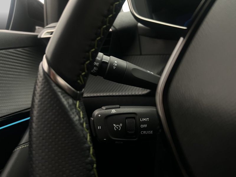 Peugeot e-208 bild 15