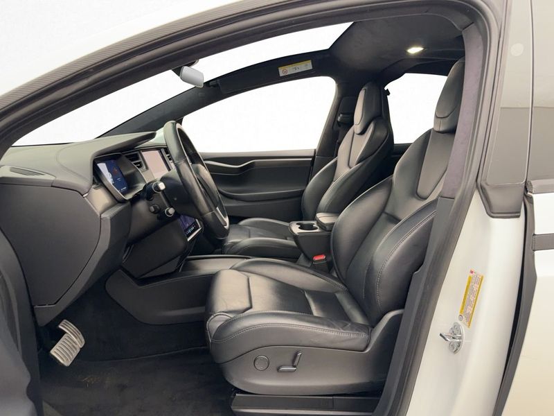 Tesla Model X bild 12