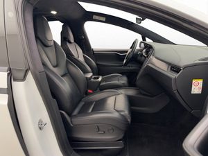 Tesla Model X bild 29
