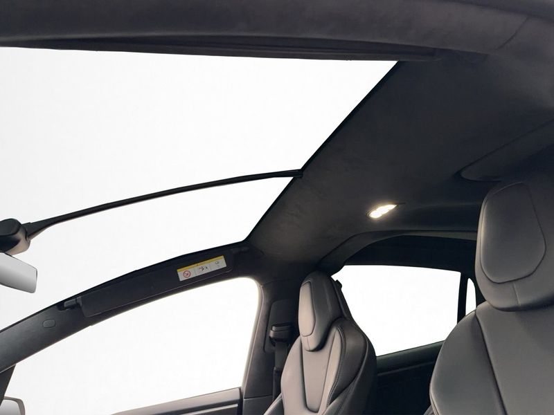 Tesla Model X bild 13
