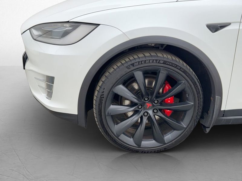 Tesla Model X bild 36