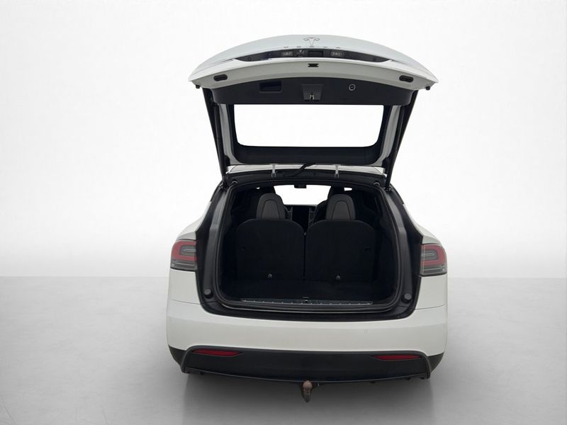 Tesla Model X bild 35