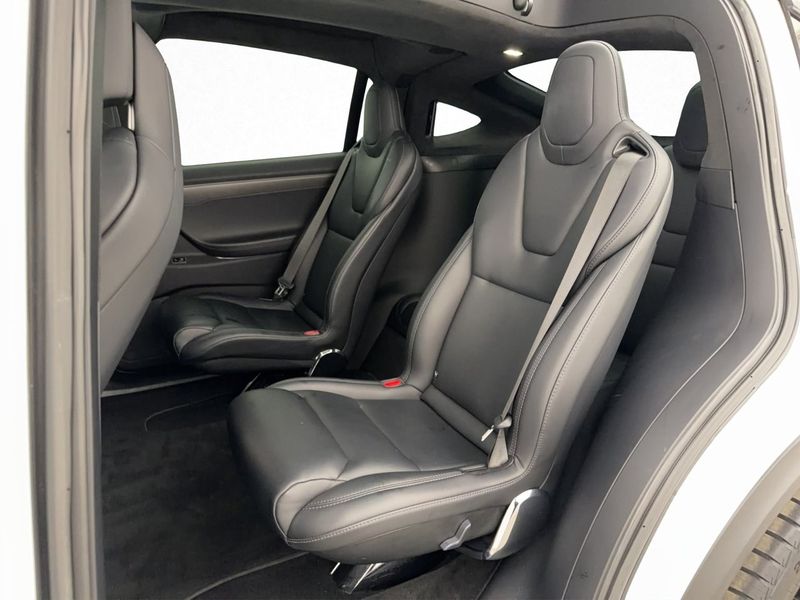 Tesla Model X bild 31