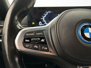 BMW i4 bild 13