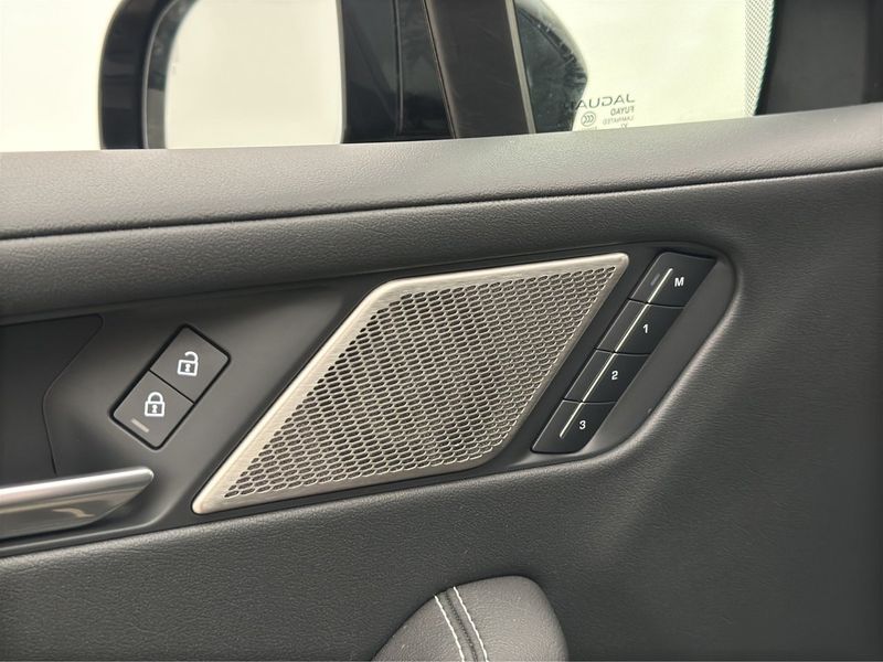 Jaguar I-Pace bild 11
