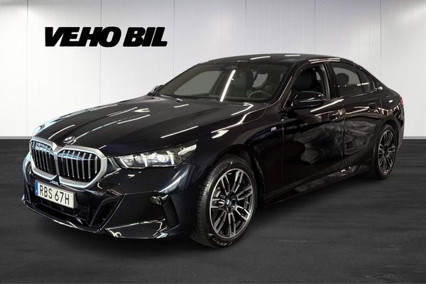 BMW 520 d xDrive Sedan M Sport Värmare Drag Kamera Navi Carplay - 2025