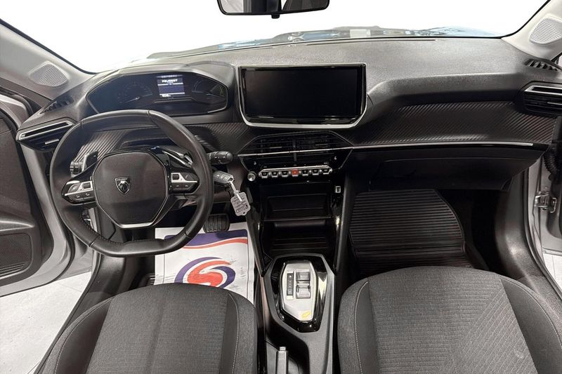 Peugeot 208 bild 12