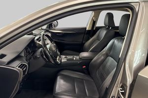 Lexus NX bild 8
