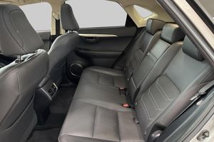 Lexus NX bild 9