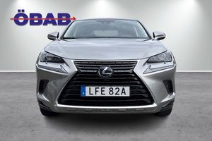 Lexus NX bild 2