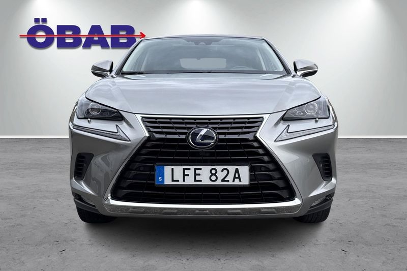 Lexus NX bild 2