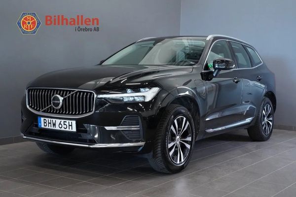 Volvo XC60 Recharge T6 AWD Core Panorama VoC Drag Kamera Värmare - 2023