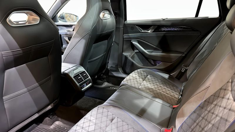 Volkswagen Passat bild 12