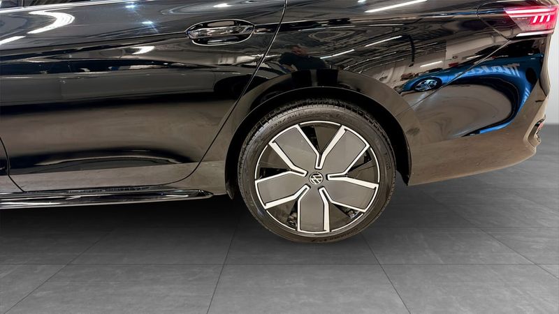 Volkswagen Passat bild 6