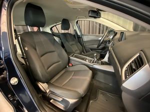Mazda 3 bild 8