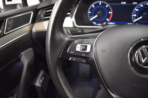 Volkswagen Passat bild 10