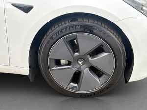 Tesla Model 3 bild 29