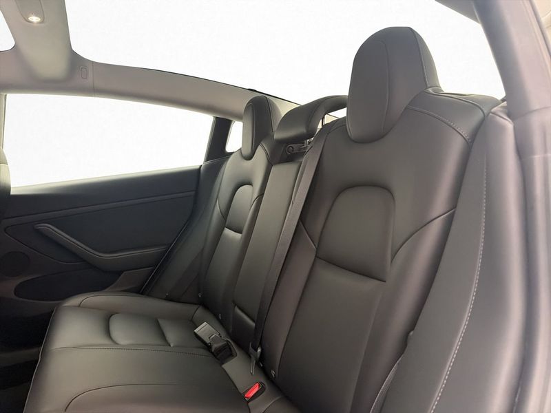 Tesla Model 3 bild 22