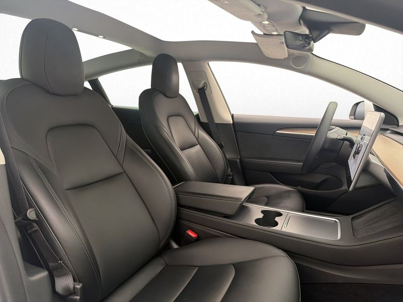 Tesla Model 3 bild 25