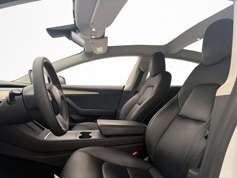 Tesla Model 3 bild 12