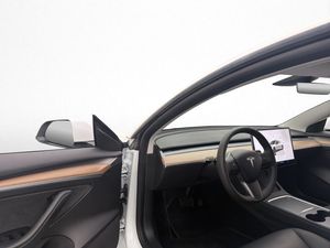 Tesla Model 3 bild 10