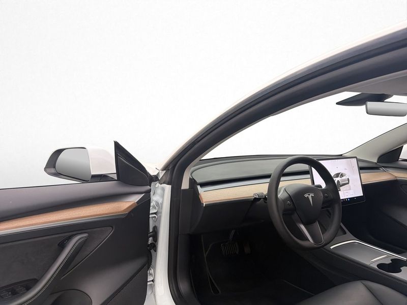 Tesla Model 3 bild 10