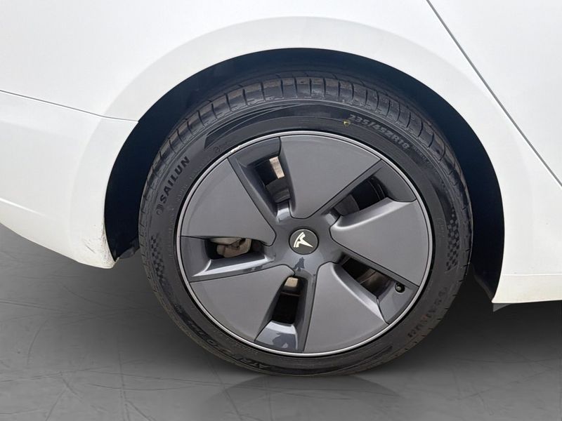 Tesla Model 3 bild 28