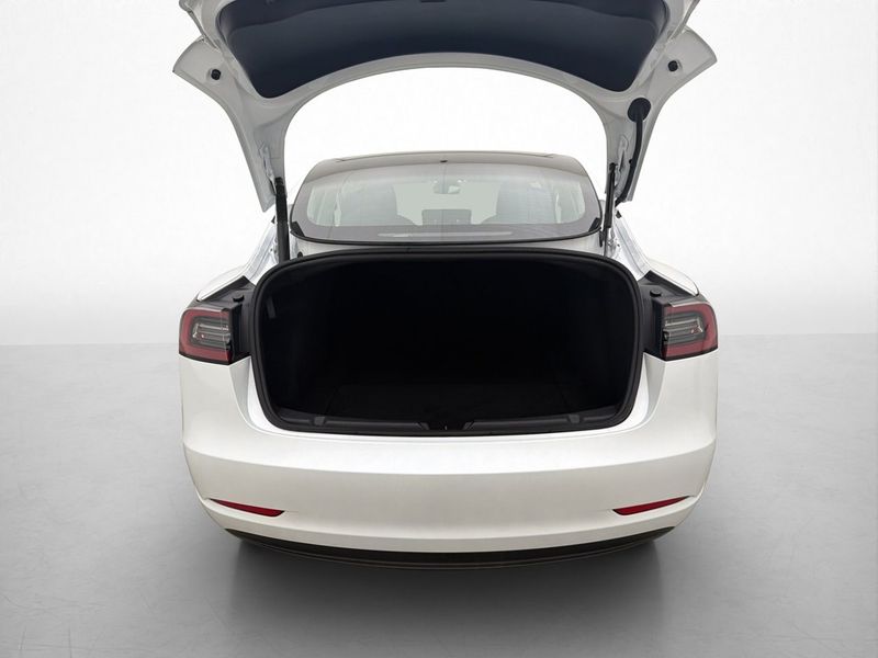 Tesla Model 3 bild 23