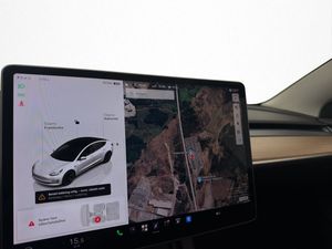 Tesla Model 3 bild 17