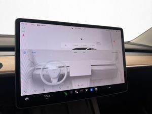 Tesla Model 3 bild 20