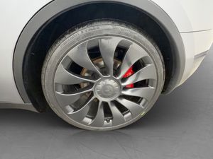 Tesla Model Y bild 31