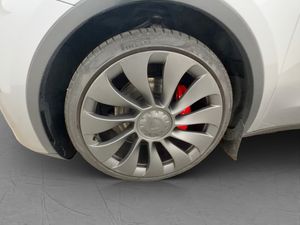 Tesla Model Y bild 30