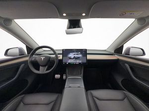 Tesla Model Y bild 13