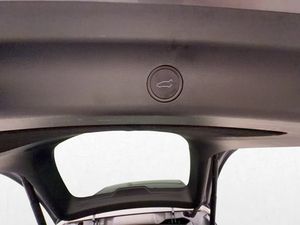 Tesla Model Y bild 27