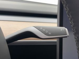 Tesla Model Y bild 34
