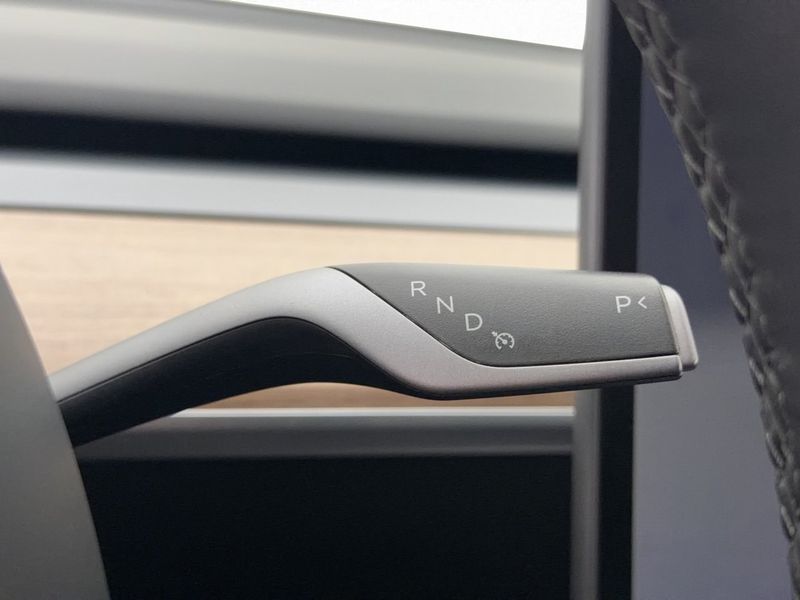 Tesla Model Y bild 34
