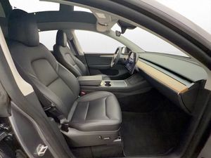 Tesla Model Y bild 28