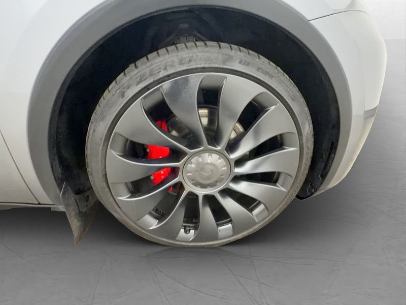 Tesla Model Y bild 33