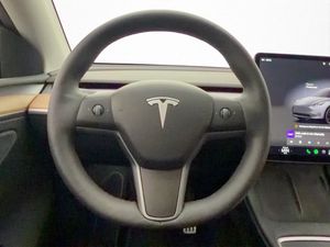 Tesla Model Y bild 15