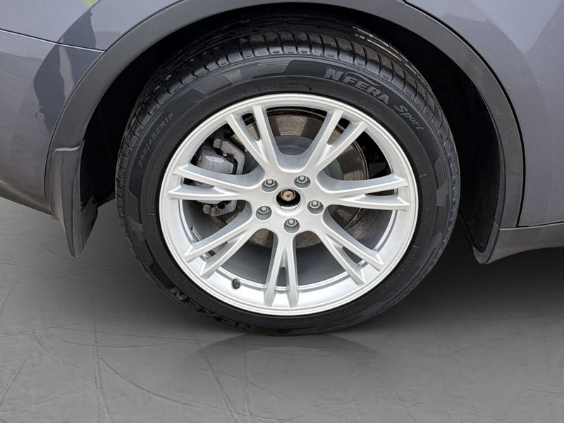 Tesla Model Y bild 31