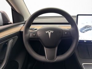 Tesla Model Y bild 13