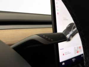 Tesla Model Y bild 28